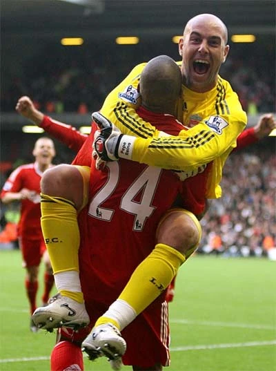 Những khoảnh khắc đẹp của Ngoại hạng Anh 2009-2010 ảnh 6