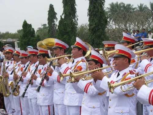 Tiễn đưa mẹ Thứ về với đất trời ảnh 17