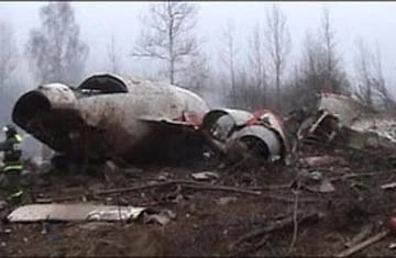 Vụ tai nạn máy bay chở tổng thống Ba Lan: Kết thúc điều tra tại hiện trường ảnh 1