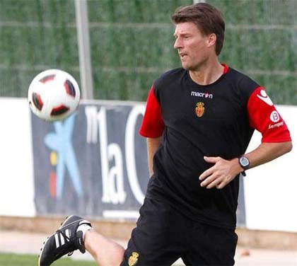 Laudrup cầm quân ở Ngoại hạng Anh ảnh 1