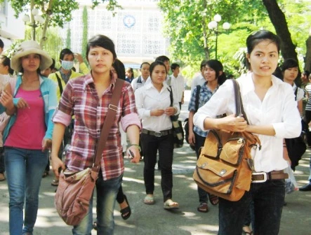 Đề môn Hóa nhẹ nhàng hơn Toán, Lý ảnh 19