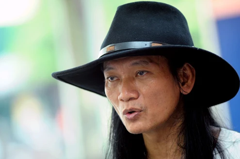 Đào Anh Khánh nhích từng cm quanh hồ Gươm ảnh 6