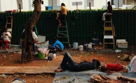 Xem bán hàng qua bờ rào ở Indonesia ảnh 5