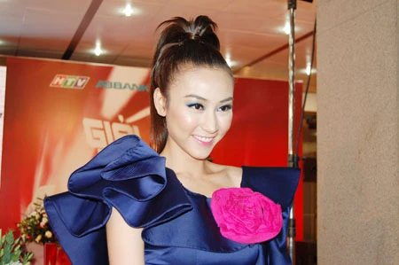 Thanh Thúy - Đức Thịnh khoe con trai tại Giải thưởng Truyền hình HTV ảnh 11
