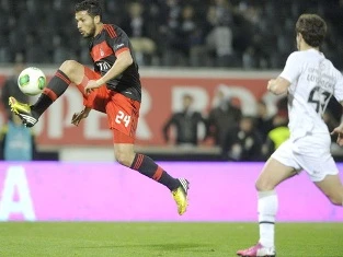 M.U đã mua được người thay thế Rio Ferdinand ảnh 1