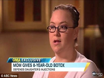 Sốc với bà mẹ tiêm botox vào mặt bé gái 8 tuổi ảnh 4