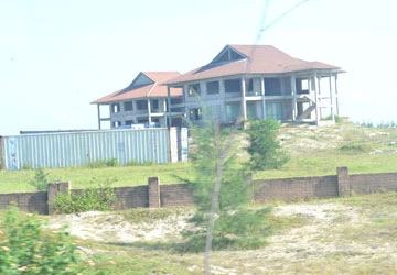 Dự án “rùa” chặn đường ra biển ảnh 1