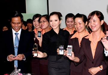 Hàng ngàn người bầu chọn cho vịnh Hạ Long ảnh 1