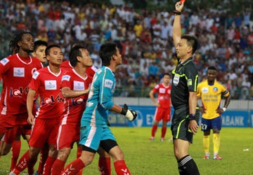 Cần xử nghiêm vụ hành hung trọng tài Võ Minh Trí ảnh 1