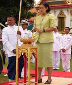 Bí mật “hậu trường” của hoàng gia Thái Lan ảnh 1