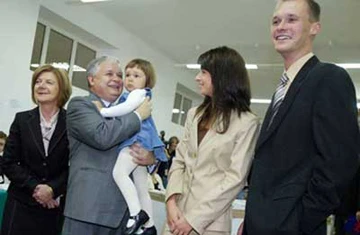 Vợ chồng cố Tổng thống Ba Lan: Cả cái chết cũng không chia lìa được họ! ảnh 2