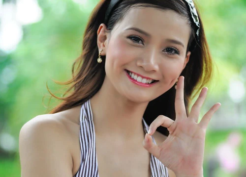 Uyên Thảo tươi trẻ giữa thiên nhiên ảnh 4