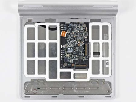 Khám phá "nội tạng" Magic Trackpad của Apple ảnh 4