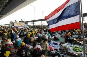 Tiếp tục biểu tình tại sân bay quốc tế Suvarnabhumi.