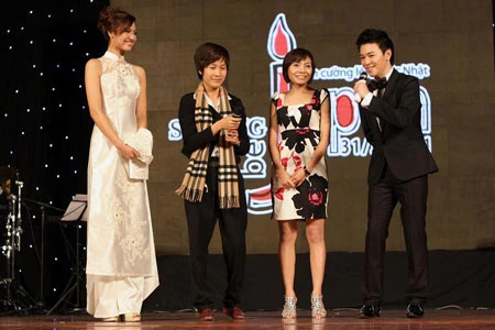 Hồng Quế mặc áo dài trị giá 75 triệu đồng ảnh 5