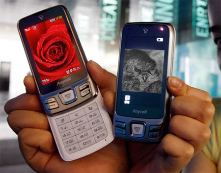 Điện thoại với camera hồng ngoại xuyên màn đêm ảnh 1