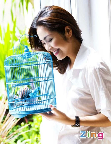 Ngắm Tăng Thanh Hà gợi cảm trong nắng sớm ảnh 1