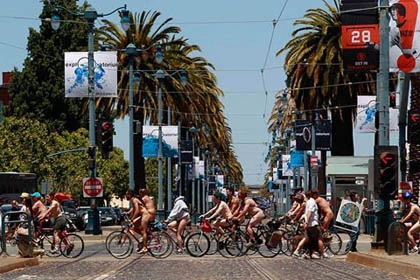 Thế giới khỏa thân đạp xe vì môi trường ảnh 4