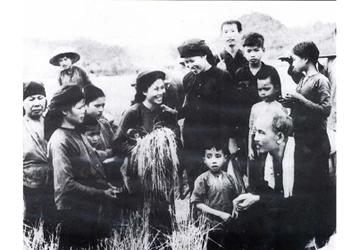 Hồ Chí Minh - những bài học sống mãi ảnh 1