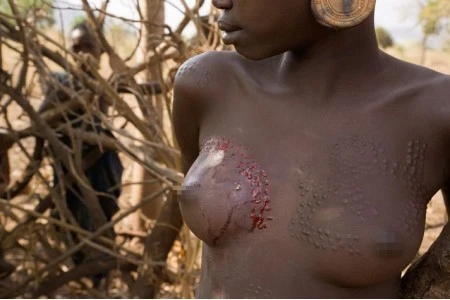 Bộ lạc nguyên thủy cuối cùng ở châu Phi ảnh 16 Bộ lạc nguyên thủy cuối cùng ở châu Phi ảnh 16