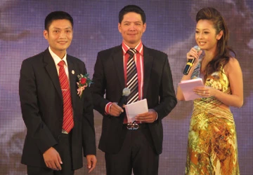 Tứ linh hội tụ ế: Mỗi bên một phách ảnh 1