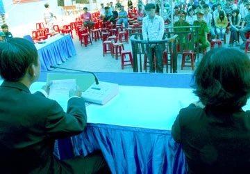 Chứng cứ yếu, sao không tuyên vô tội? ảnh 1 Chứng cứ yếu, sao không tuyên vô tội? ảnh 1