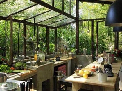 Lạ lùng những ngôi nhà cổ tích giữa rừng ảnh 3