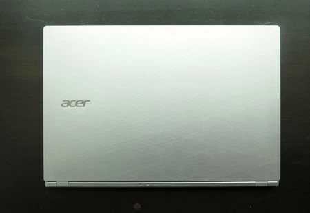 Cận cảnh bộ đôi ultrabook mỏng nhẹ nhất thế giới của Acer ảnh 8