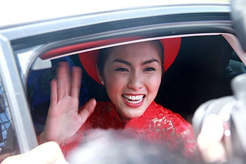 Tăng Thanh Hà cười hết cỡ trong lễ rước dâu ảnh 3