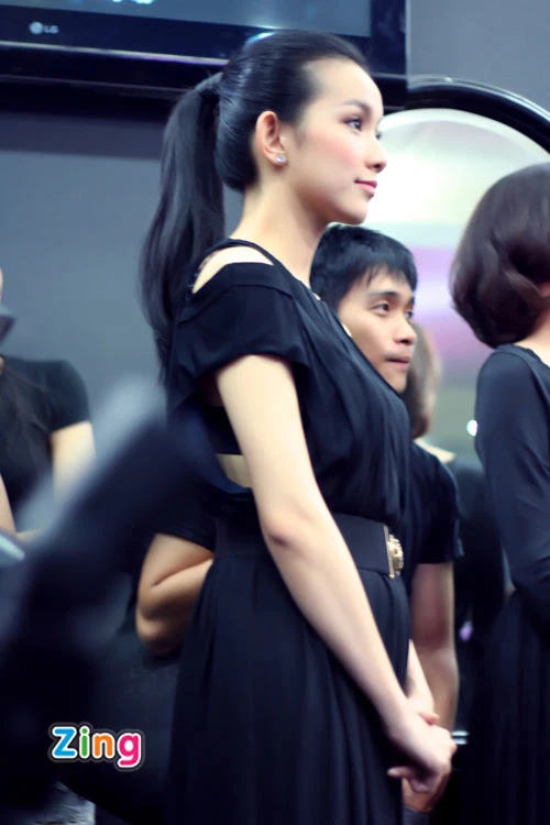 Hoa hậu Thùy Lâm mang bầu ảnh 7