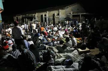 Động đất tại Haiti: Số người chết có thể lên tới hàng trăm ngàn ảnh 2 Động đất tại Haiti: Số người chết có thể lên tới hàng trăm ngàn ảnh 2