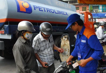 Đề nghị khởi tố vụ án “rút ruột” xăng dầu ảnh 1