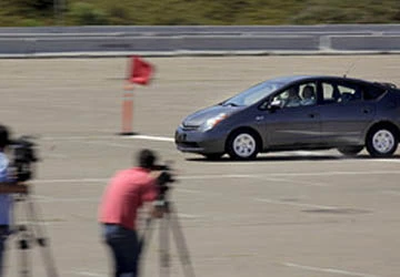 Toyota "bật lại" cáo buộc của khách hàng ảnh 1