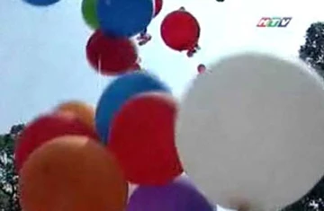 Tường thuật Lễ mittinh kỷ niệm 35 năm giải phóng miền Nam, thống nhất đất nước ảnh 35