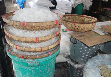 Ðình chỉ một cơ sở sản xuất đường phèn, đường tán ảnh 1