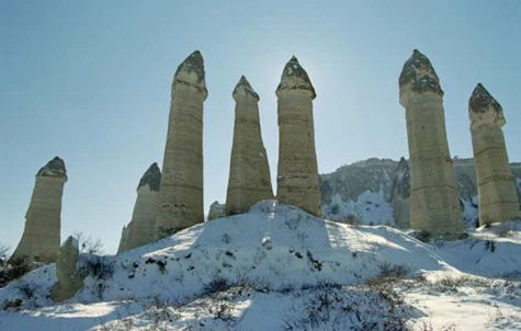 Kỳ dị những biểu tượng giống nòi cao đến 50m ảnh 5