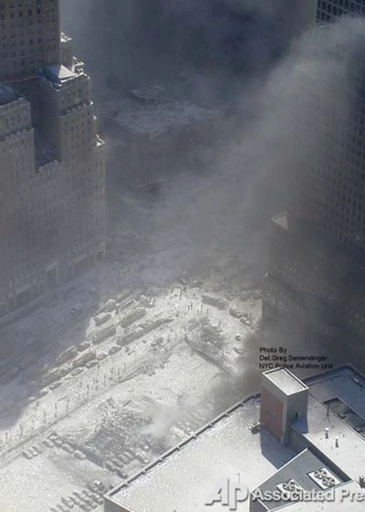 Chùm ảnh được cất giữ 10 năm về vụ khủng bố 11-9-2001 ảnh 8