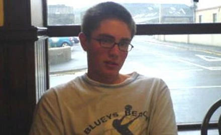 2 sinh viên giỏi tự tử bằng máy vi tính? ảnh 1