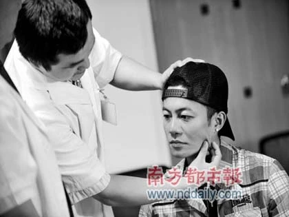 “Ế vợ” vì giống Trần Quán Hy ảnh 4