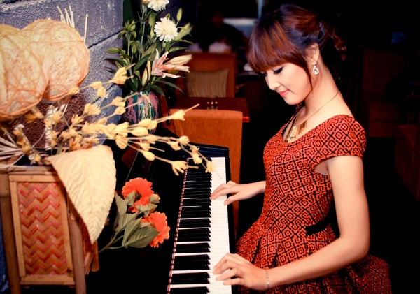 Hoa hậu Triệu Thị Hà xinh tươi trong đời thường ảnh 2