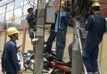 Phát bực với việc cúp điện giữa khuya ảnh 1