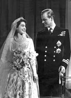 Nữ hoàng Elizabeth II: Nhìn ra ý trung nhân từ năm 13 tuổi ảnh 1