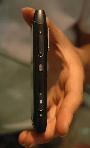 Nokia N8 đã về Hà Nội, giá 18,5 triệu đồng ảnh 5 Nokia N8 đã về Hà Nội, giá 18,5 triệu đồng ảnh 5