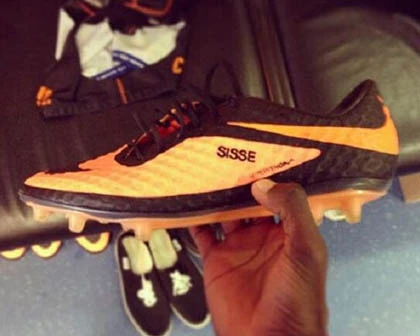 Những lỗi in sai tên ngớ ngẩn tại Premier League ảnh 1