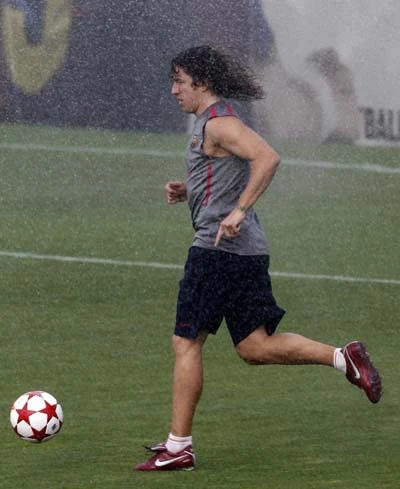 Carles Puyol khiến các bác sỹ ngạc nhiên vì tốc độ hồi phục ảnh 1