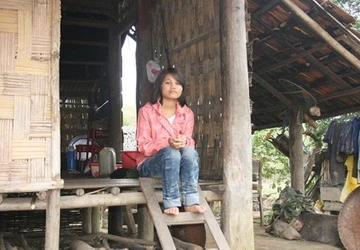 Nữ sinh Cơ Tu “trốn” lấy chồng để không phải bỏ học ảnh 1