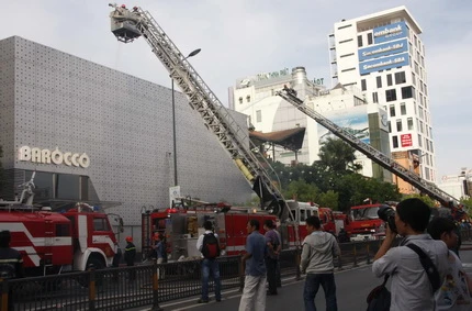 Cháy lớn tại quán bar Barocco ảnh 3 Cháy lớn tại quán bar Barocco ảnh 3