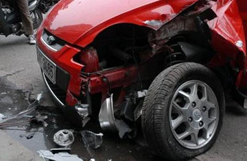 Hình ảnh ôtô Matiz đâm nát đuôi 2 xe máy ảnh 4