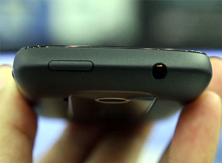 Đập hộp HTC Explorer chính hãng giá dưới 6 triệu ảnh 6