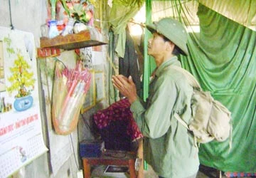 Hành trình tìm hơn 300 mộ liệt sĩ ảnh 1